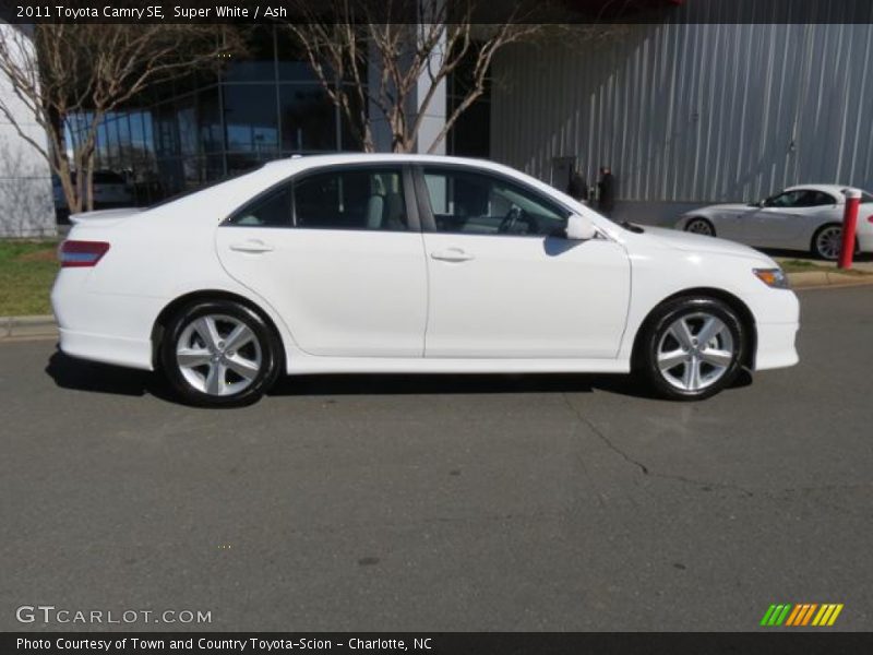Super White / Ash 2011 Toyota Camry SE