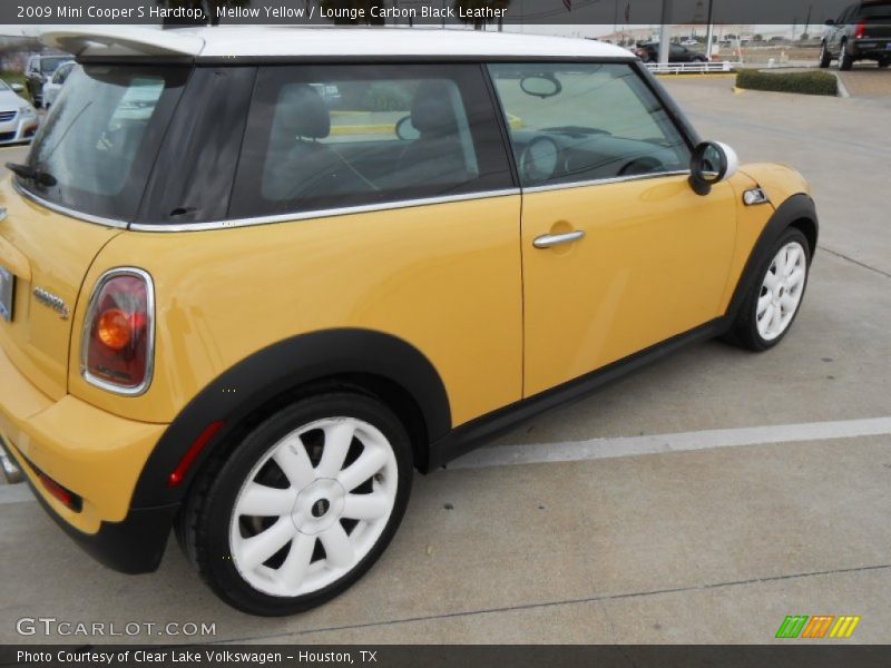 Mellow Yellow / Lounge Carbon Black Leather 2009 Mini Cooper S Hardtop