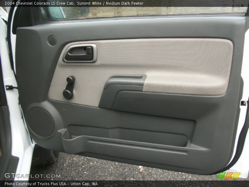 Door Panel of 2004 Colorado LS Crew Cab
