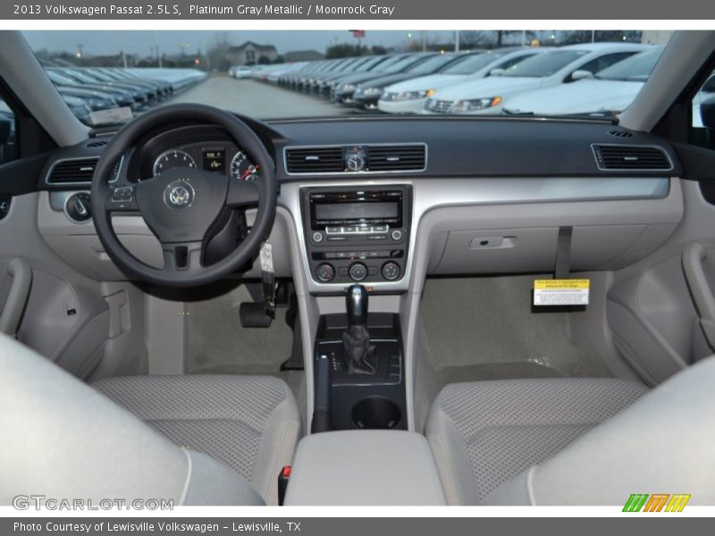 Dashboard of 2013 Passat 2.5L S