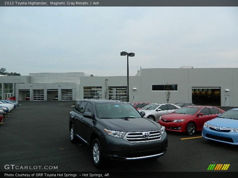 Magnetic Gray Metallic / Ash 2013 Toyota Highlander