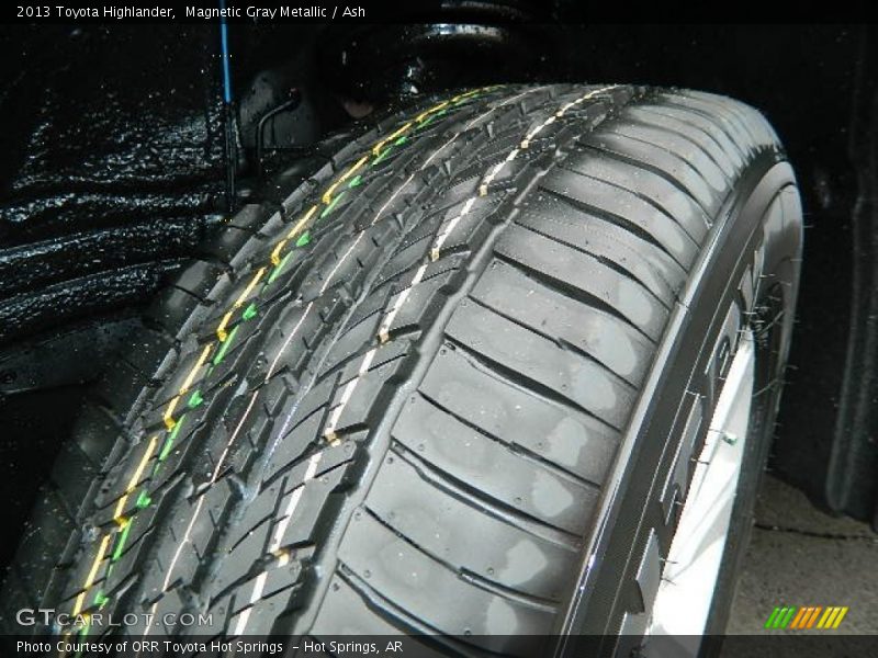 Magnetic Gray Metallic / Ash 2013 Toyota Highlander