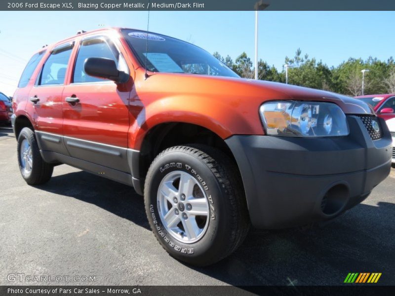 Front 3/4 View of 2006 Escape XLS