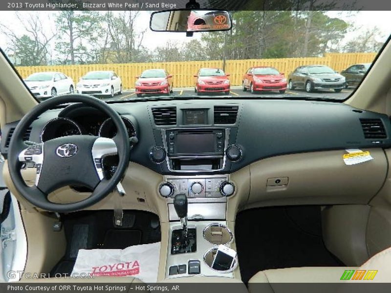 Blizzard White Pearl / Sand Beige 2013 Toyota Highlander