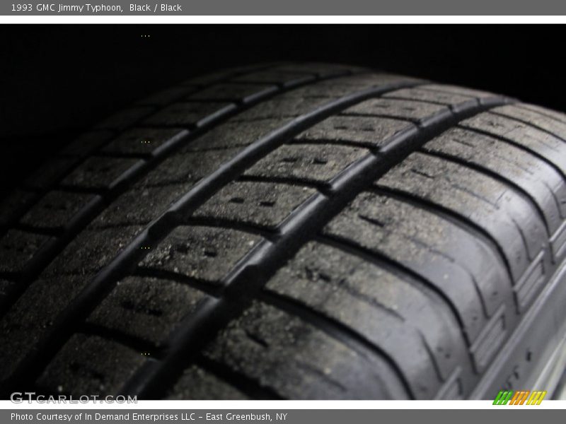 Black / Black 1993 GMC Jimmy Typhoon