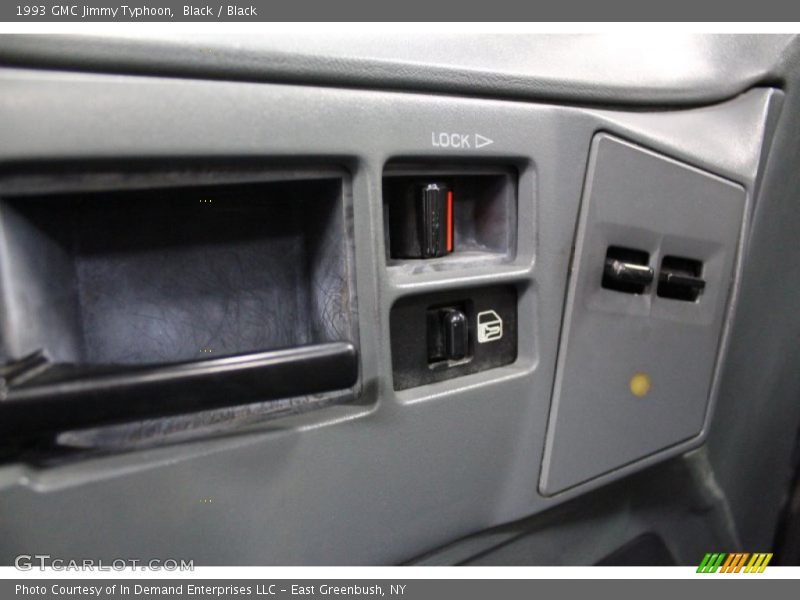 Black / Black 1993 GMC Jimmy Typhoon