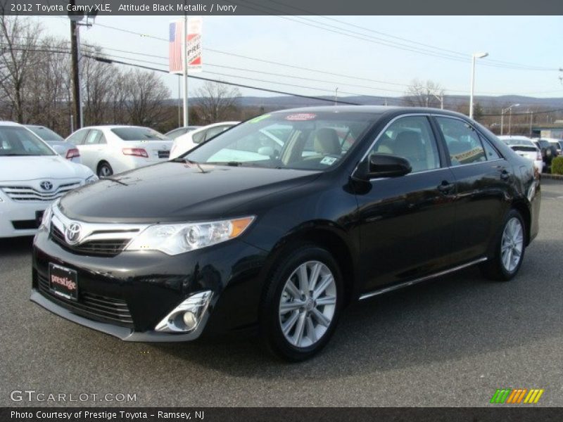Front 3/4 View of 2012 Camry XLE