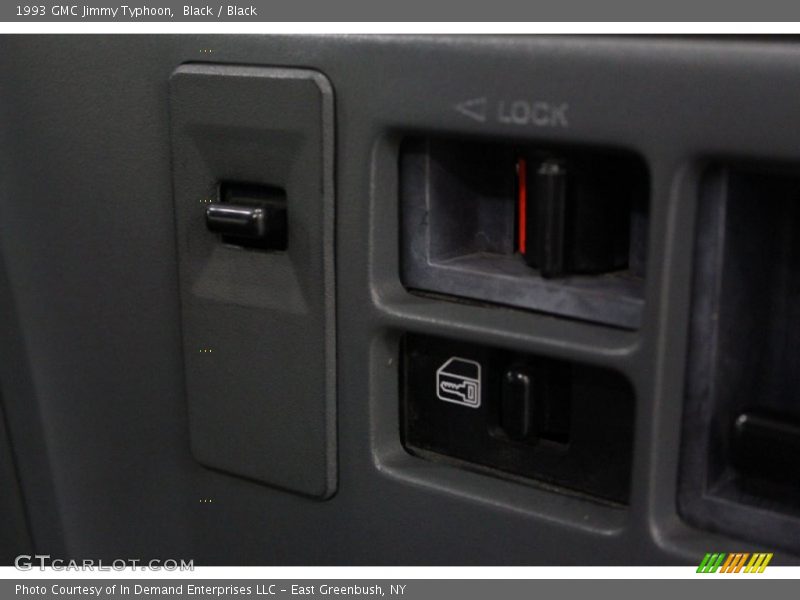 Black / Black 1993 GMC Jimmy Typhoon