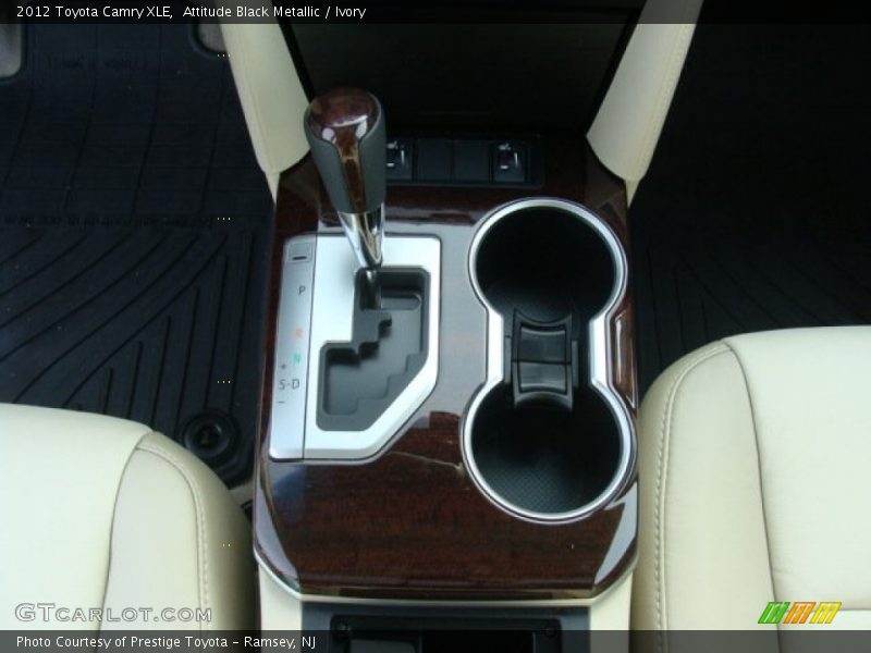 Attitude Black Metallic / Ivory 2012 Toyota Camry XLE