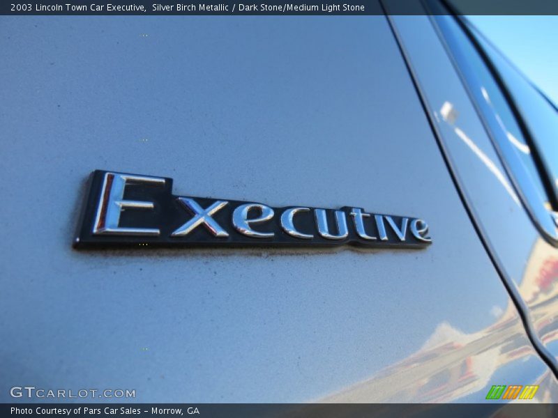 Executive - 2003 Lincoln Town Car Executive