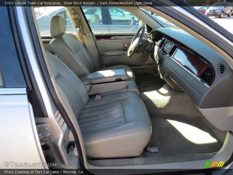 Front Seat of 2003 Town Car Executive