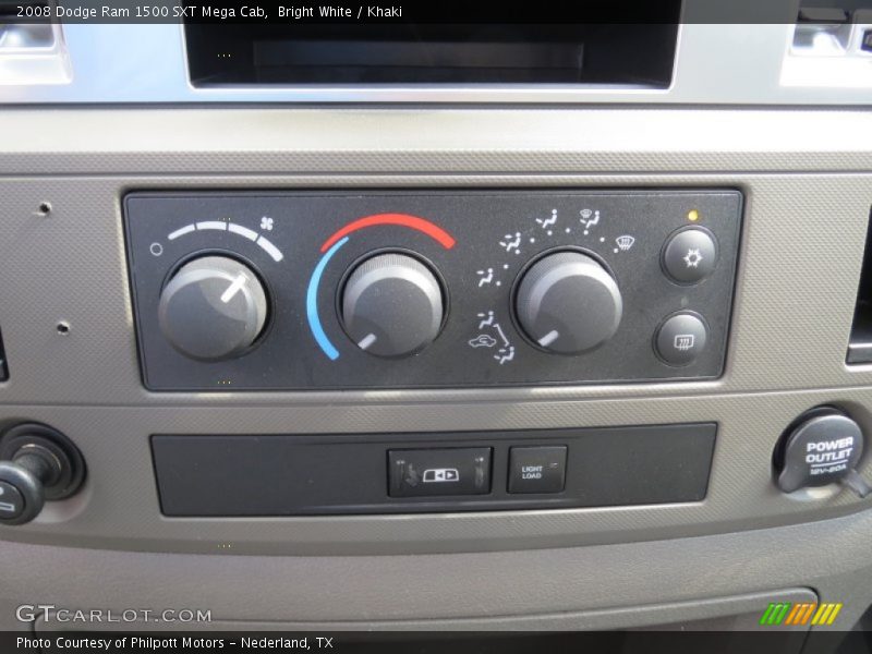 Controls of 2008 Ram 1500 SXT Mega Cab