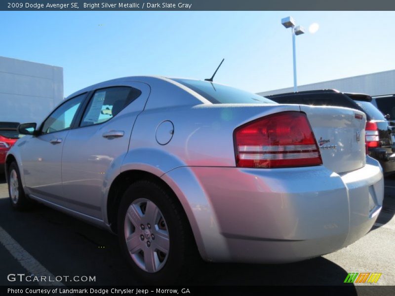 Bright Silver Metallic / Dark Slate Gray 2009 Dodge Avenger SE