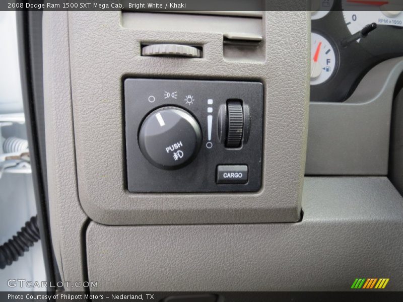 Controls of 2008 Ram 1500 SXT Mega Cab