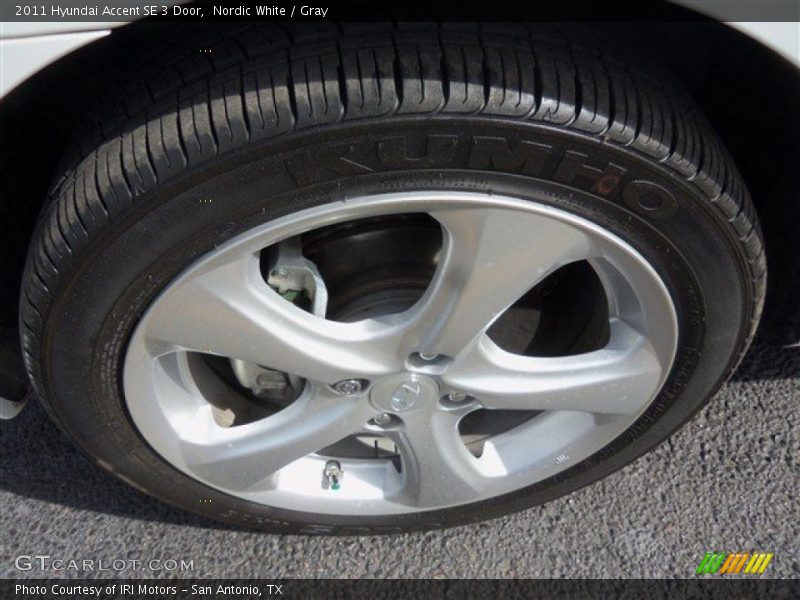 Nordic White / Gray 2011 Hyundai Accent SE 3 Door