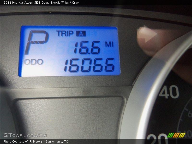 Nordic White / Gray 2011 Hyundai Accent SE 3 Door