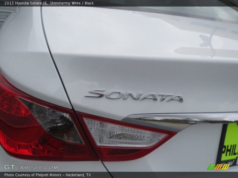 Shimmering White / Black 2013 Hyundai Sonata SE