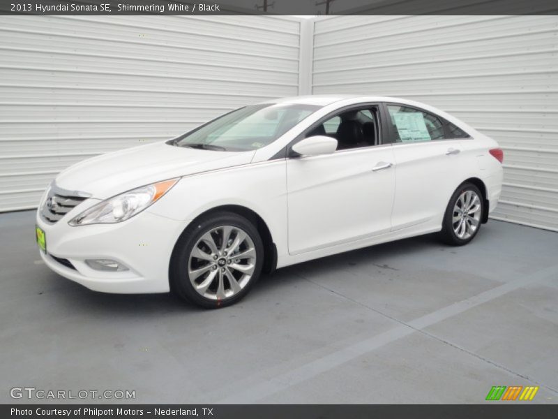 Front 3/4 View of 2013 Sonata SE