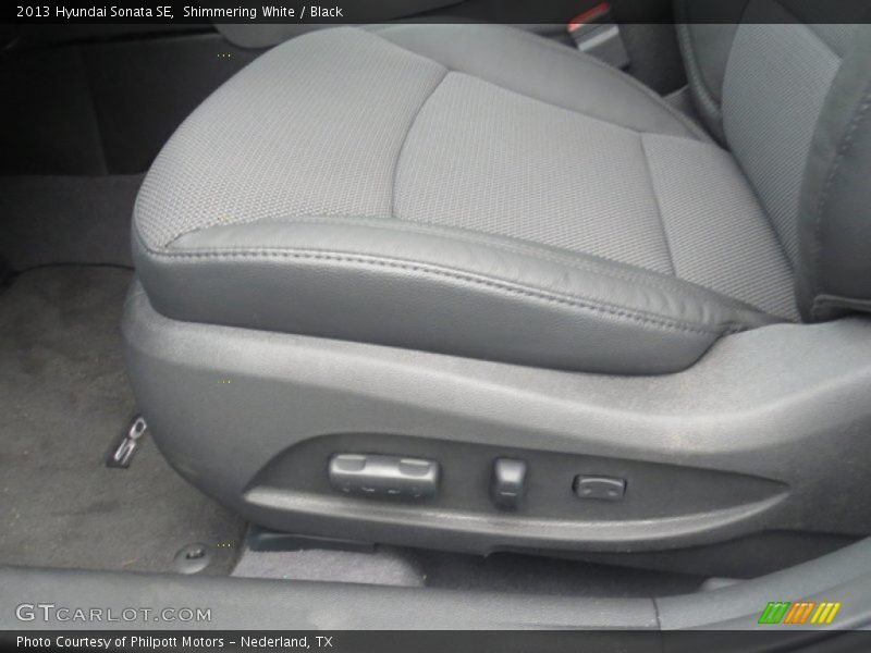 Shimmering White / Black 2013 Hyundai Sonata SE