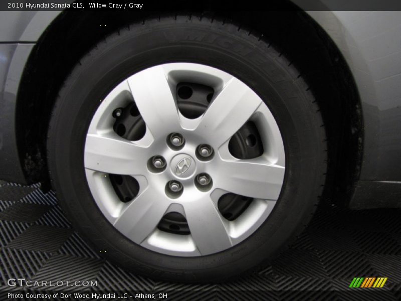 Willow Gray / Gray 2010 Hyundai Sonata GLS