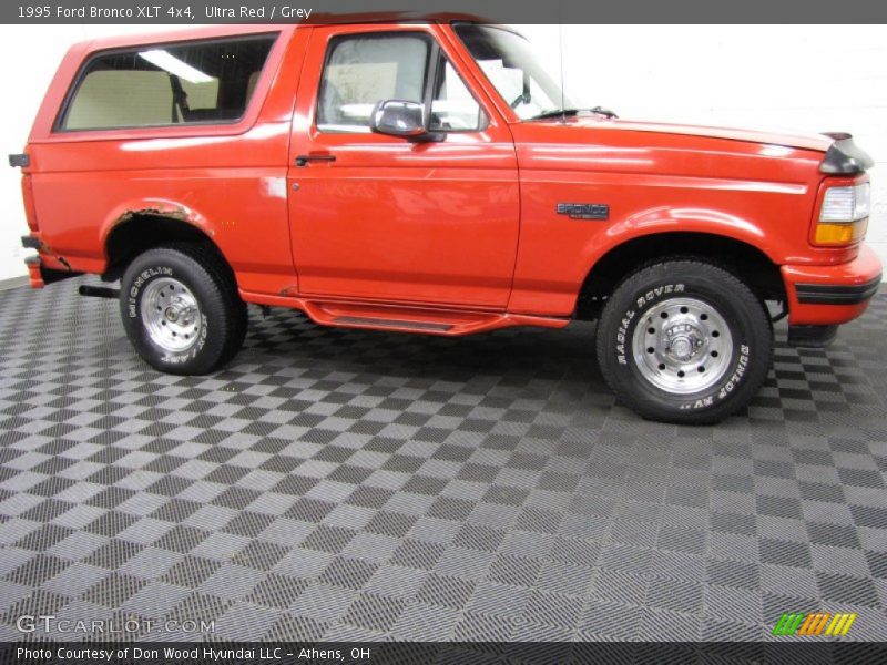  1995 Bronco XLT 4x4 Ultra Red