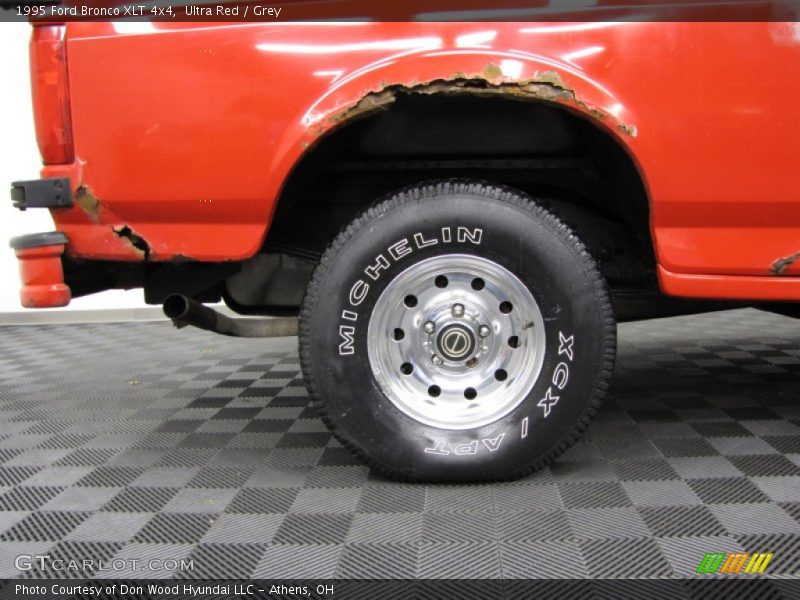 Ultra Red / Grey 1995 Ford Bronco XLT 4x4
