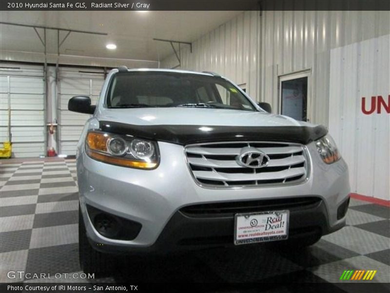 Radiant Silver / Gray 2010 Hyundai Santa Fe GLS