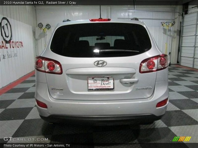 Radiant Silver / Gray 2010 Hyundai Santa Fe GLS