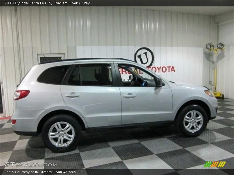Radiant Silver / Gray 2010 Hyundai Santa Fe GLS