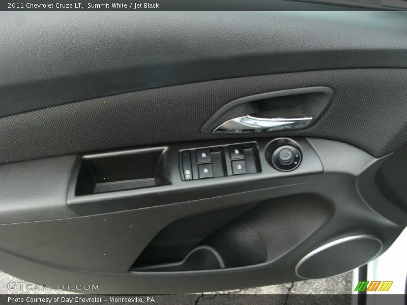 Summit White / Jet Black 2011 Chevrolet Cruze LT