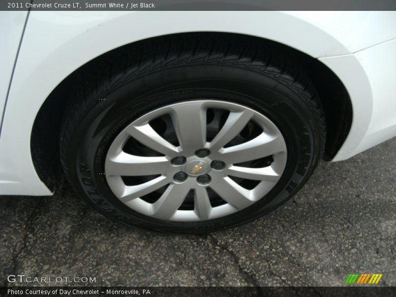Summit White / Jet Black 2011 Chevrolet Cruze LT