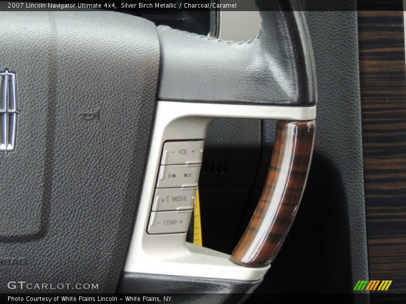 Controls of 2007 Navigator Ultimate 4x4