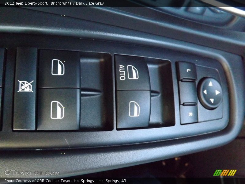 Bright White / Dark Slate Gray 2012 Jeep Liberty Sport