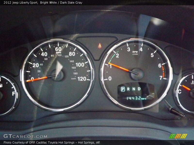 Bright White / Dark Slate Gray 2012 Jeep Liberty Sport