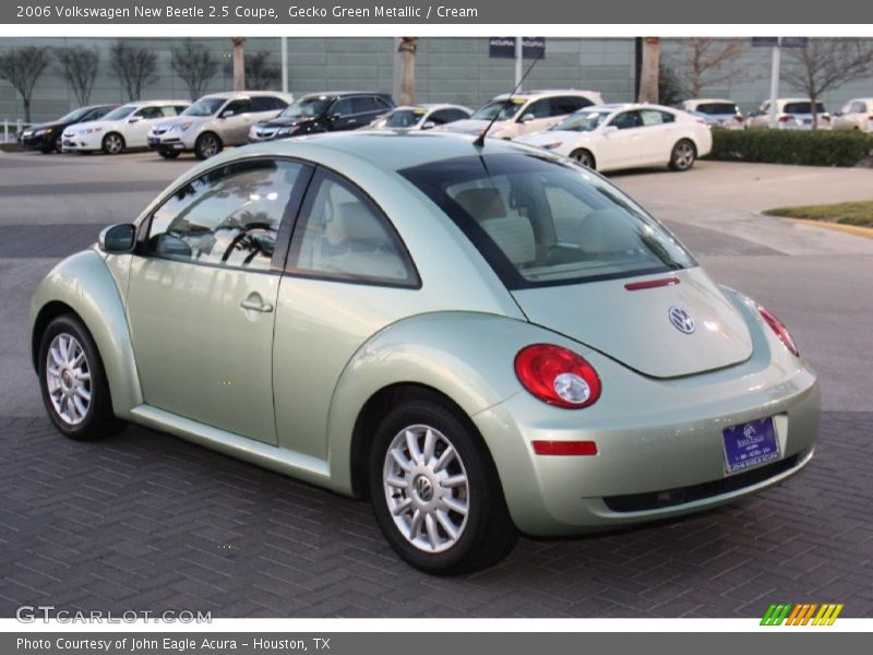 Gecko Green Metallic / Cream 2006 Volkswagen New Beetle 2.5 Coupe