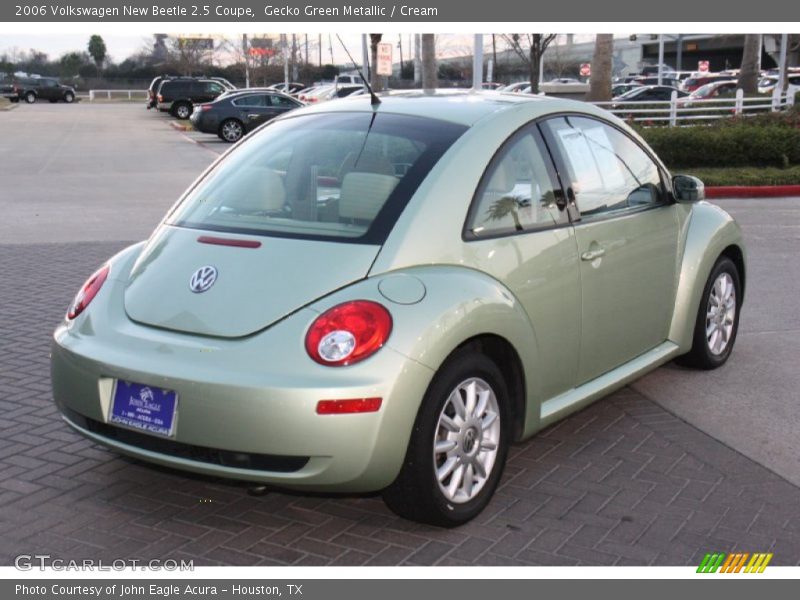 Gecko Green Metallic / Cream 2006 Volkswagen New Beetle 2.5 Coupe