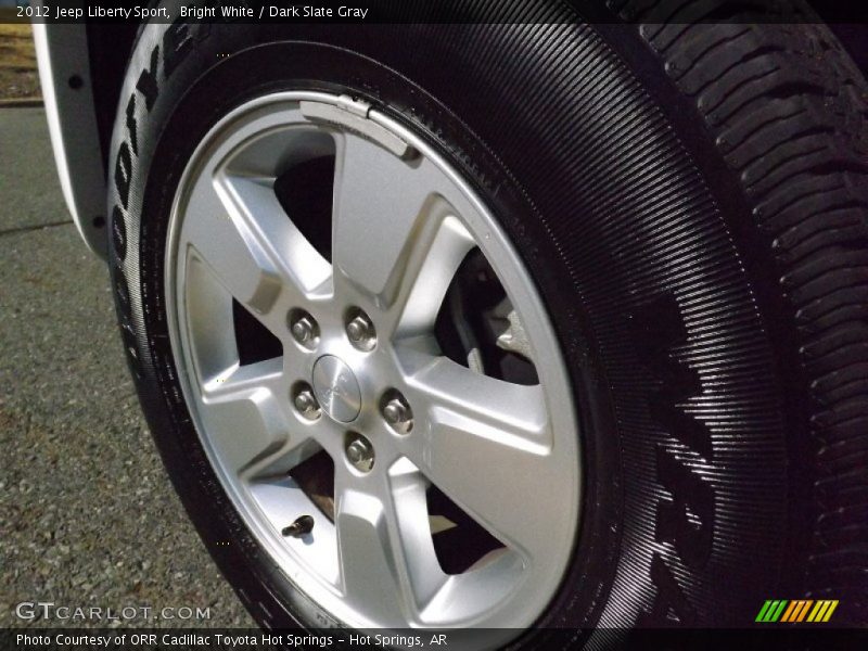 Bright White / Dark Slate Gray 2012 Jeep Liberty Sport