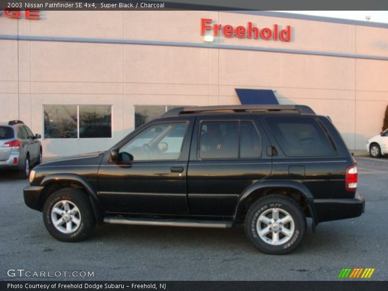 Super Black / Charcoal 2003 Nissan Pathfinder SE 4x4