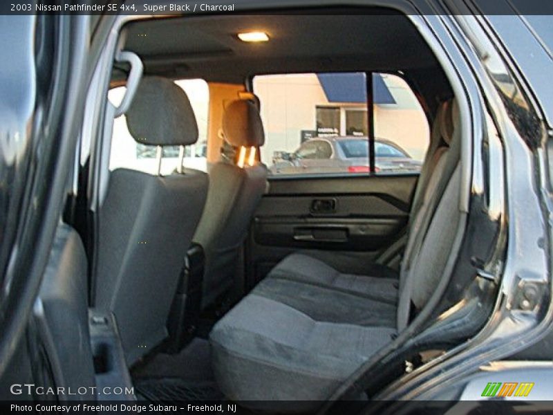 Super Black / Charcoal 2003 Nissan Pathfinder SE 4x4