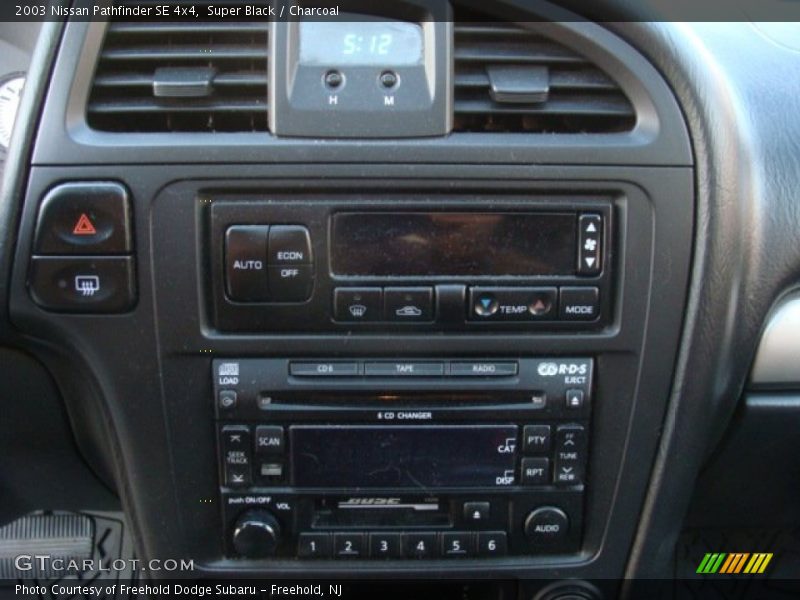 Super Black / Charcoal 2003 Nissan Pathfinder SE 4x4