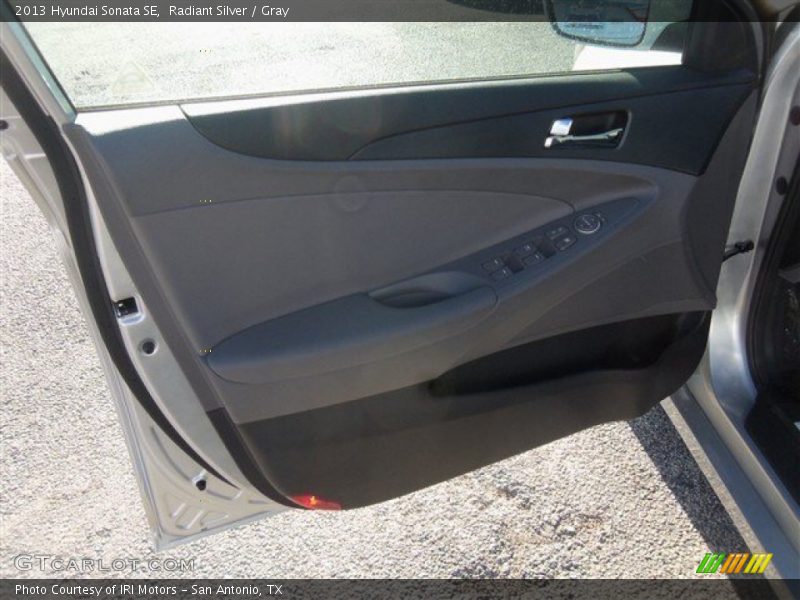 Radiant Silver / Gray 2013 Hyundai Sonata SE