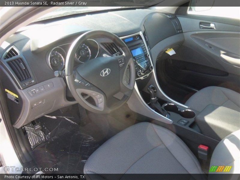 Radiant Silver / Gray 2013 Hyundai Sonata SE
