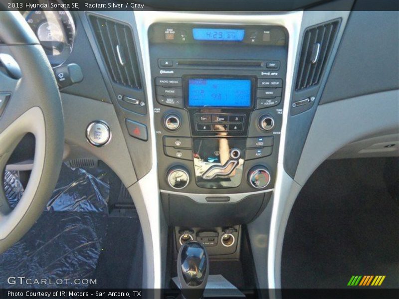 Radiant Silver / Gray 2013 Hyundai Sonata SE