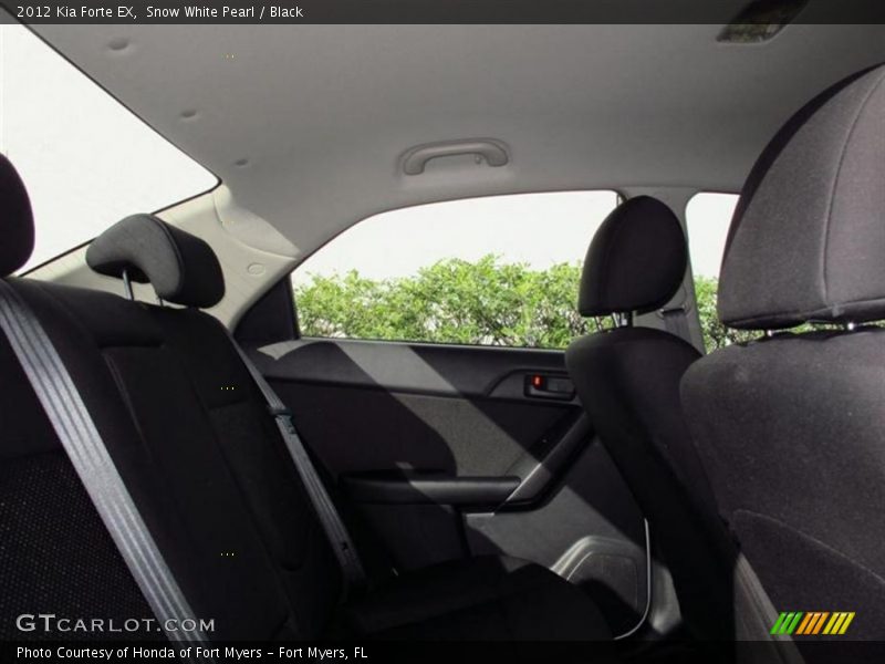 Snow White Pearl / Black 2012 Kia Forte EX