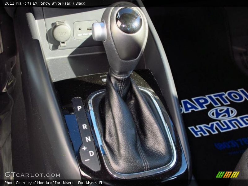 Snow White Pearl / Black 2012 Kia Forte EX