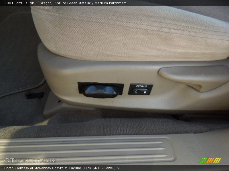 Spruce Green Metallic / Medium Parchment 2001 Ford Taurus SE Wagon