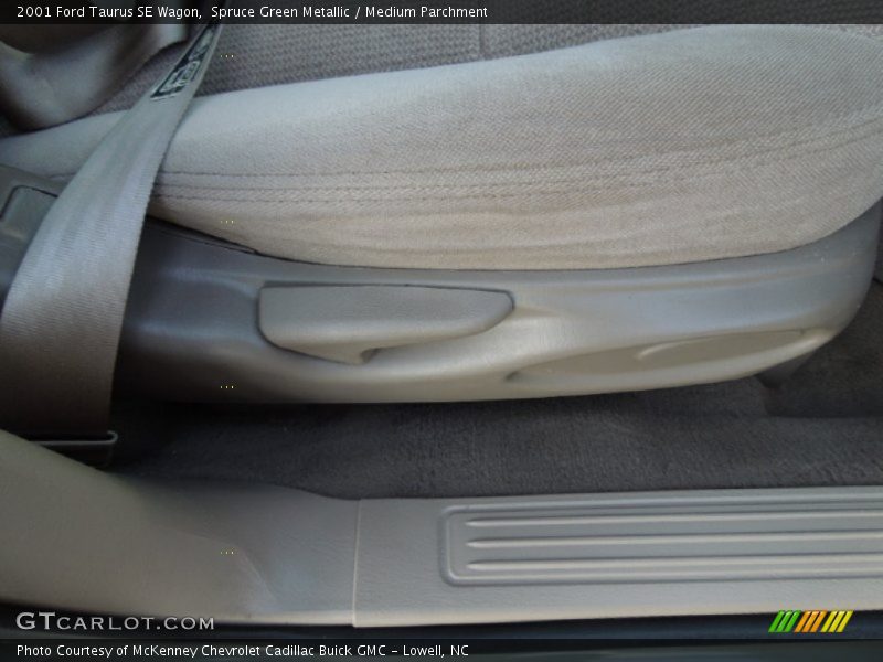Spruce Green Metallic / Medium Parchment 2001 Ford Taurus SE Wagon