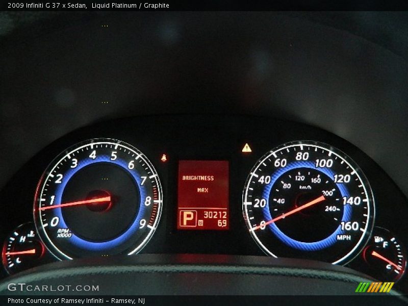Liquid Platinum / Graphite 2009 Infiniti G 37 x Sedan