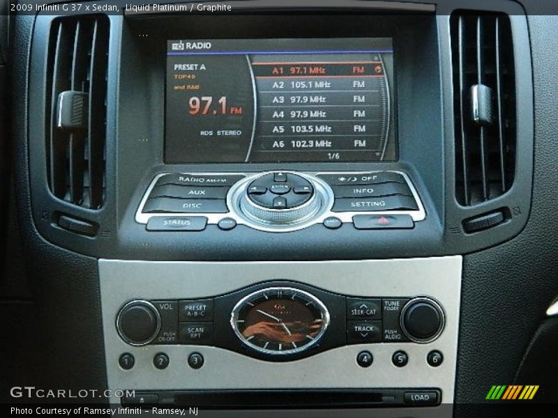 Liquid Platinum / Graphite 2009 Infiniti G 37 x Sedan
