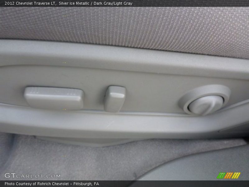 Silver Ice Metallic / Dark Gray/Light Gray 2012 Chevrolet Traverse LT
